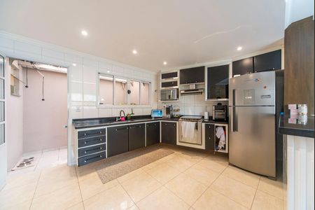 Casa à venda com 189m², 3 quartos e 4 vagas Casa à venda com 189m², 3 quartos e 4 vagasCozinha