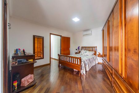 Casa à venda com 189m², 3 quartos e 4 vagas Casa à venda com 189m², 3 quartos e 4 vagasQuarto 3