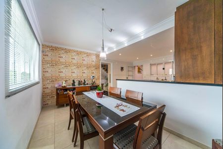 Casa à venda com 189m², 3 quartos e 4 vagas Casa à venda com 189m², 3 quartos e 4 vagasCopa