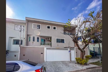 Casa à venda com 189m², 3 quartos e 4 vagas Casa à venda com 189m², 3 quartos e 4 vagasFachada