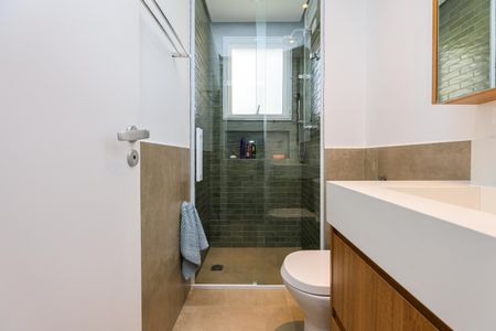 Apartamento à venda com 240m², 3 quartos e 4 vagasBanheiro da Suíte 2