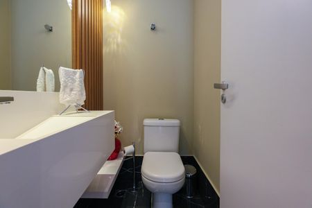 Apartamento à venda com 240m², 3 quartos e 4 vagasLavabo