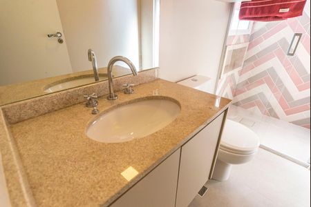 Apartamento à venda com 128m², 3 quartos e 2 vagasBanheiro do Quarto 1