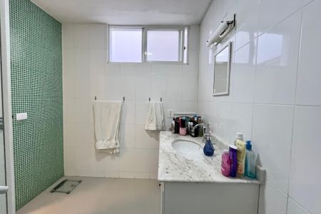 Apartamento à venda com 143m², 3 quartos e 2 vagasBanheiro social 