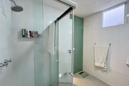 Apartamento à venda com 143m², 3 quartos e 2 vagasBanheiro social 