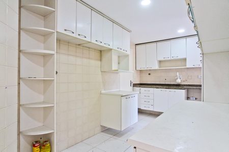 Apartamento à venda com 90m², 3 quartos e 2 vagasCozinha