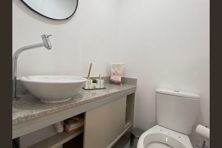 Apartamento à venda com 64m², 2 quartos e 1 vagaBanheiro da Suíte 1