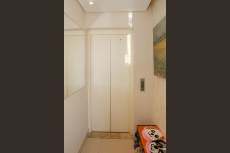Apartamento à venda com 118m², 3 quartos e 2 vagasHall do elevador