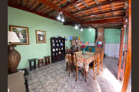 Casa à venda com 125m², 3 quartos e 1 vagaÁrea churrasqueira 
