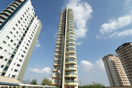 Apartamento à venda com 200m², 3 quartos e 6 vagasFachada