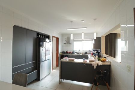 Apartamento à venda com 200m², 3 quartos e 6 vagasCozinha e Área de Serviço