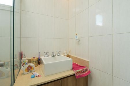 Apartamento à venda com 200m², 3 quartos e 6 vagasbanheiro da suíte 2