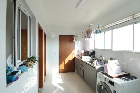 Apartamento à venda com 200m², 3 quartos e 6 vagasCozinha e Área de Serviço