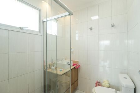 Apartamento à venda com 200m², 3 quartos e 6 vagasbanheiro da suíte 2