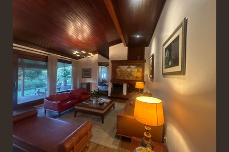 Casa de condomínio para alugar com 400m², 5 quartos e 4 vagasSala