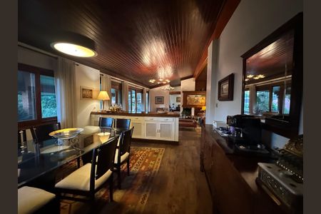 Casa de condomínio para alugar com 400m², 5 quartos e 4 vagasSala de Jantar