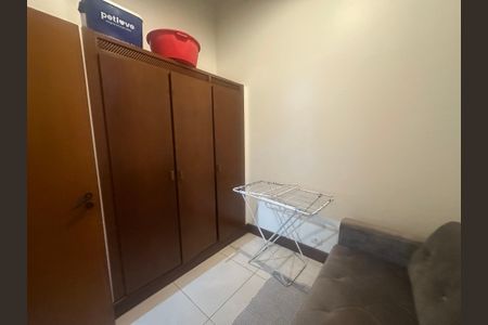 Casa de condomínio para alugar com 400m², 5 quartos e 4 vagasQuarto de Serviço