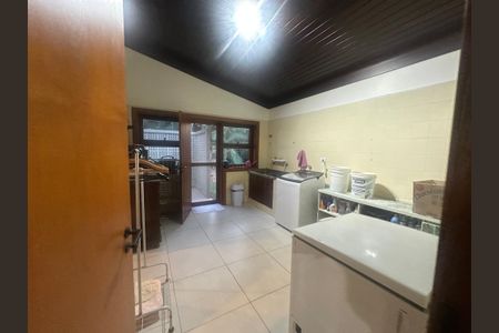 Casa de condomínio para alugar com 400m², 5 quartos e 4 vagasÁrea de Serviço