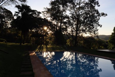 Casa de condomínio para alugar com 400m², 5 quartos e 4 vagasÁrea comum - Piscina