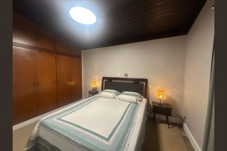 Casa de condomínio para alugar com 400m², 5 quartos e 4 vagasSuíte 3