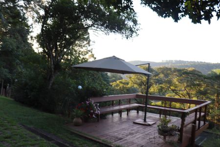Casa de condomínio para alugar com 400m², 5 quartos e 4 vagasQuintal