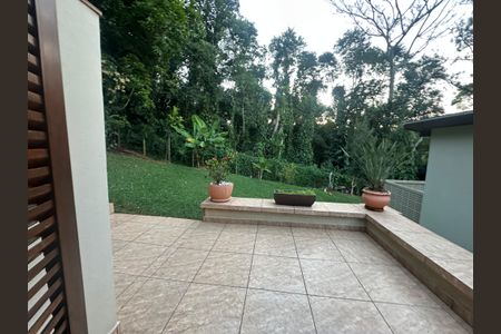 Casa de condomínio para alugar com 400m², 5 quartos e 4 vagasVaranda
