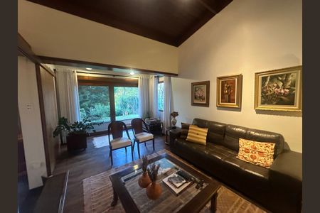 Casa de condomínio para alugar com 400m², 5 quartos e 4 vagasSala de TV