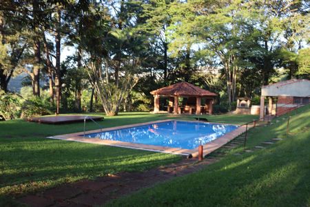 Casa de condomínio para alugar com 400m², 5 quartos e 4 vagasÁrea comum - Piscina