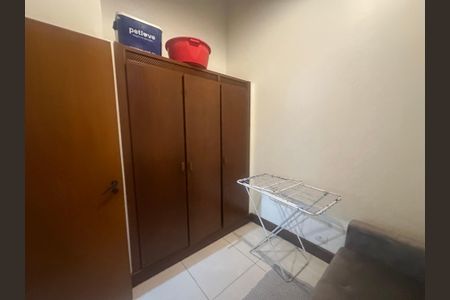 Casa de condomínio para alugar com 400m², 5 quartos e 4 vagasQuarto de Serviço