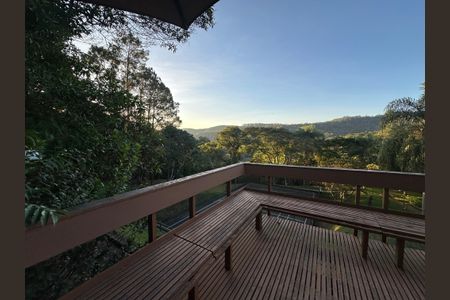 Casa de condomínio para alugar com 400m², 5 quartos e 4 vagasQuintal