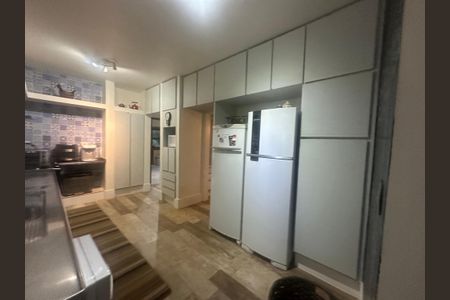Casa de condomínio para alugar com 400m², 5 quartos e 4 vagasCozinha