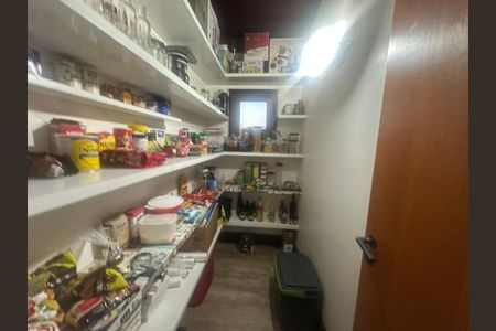 Casa de condomínio para alugar com 400m², 5 quartos e 4 vagasDespensa