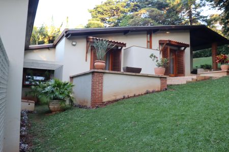 Casa de condomínio para alugar com 400m², 5 quartos e 4 vagasQuintal