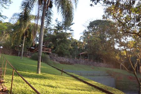 Casa de condomínio para alugar com 400m², 5 quartos e 4 vagasQuintal