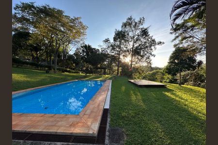 Casa de condomínio para alugar com 400m², 5 quartos e 4 vagasÁrea comum - Piscina