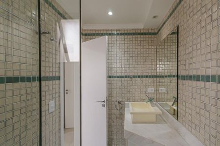 Apartamento à venda com 192m², 3 quartos e 2 vagasBanheiro da Suíte 1