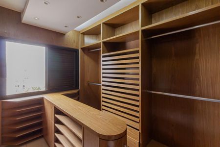 Apartamento à venda com 192m², 3 quartos e 2 vagasCloset da suíte 2