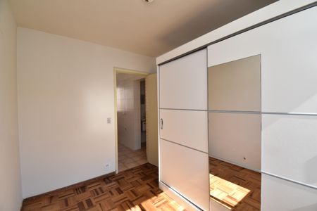 Quarto 1 de apartamento para alugar com 2 quartos, 70m² em Bacacheri, Curitiba