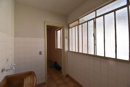 Apartamento para alugar com 70m², 2 quartos e 1 vagaÁrea de serviço