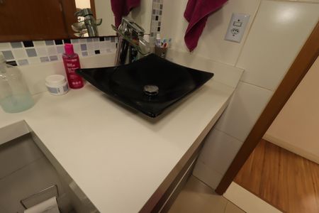 Apartamento para alugar com 50m², 2 quartos e 1 vagaBanheiro - Pia