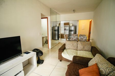 Sala de apartamento para alugar com 2 quartos, 85m² em Guilhermina, Praia Grande