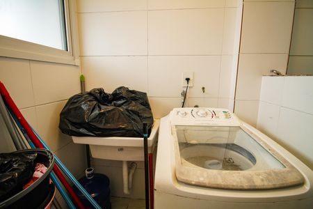 Área de Serviço de apartamento para alugar com 2 quartos, 85m² em Guilhermina, Praia Grande