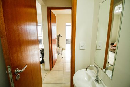 Lavabo de apartamento para alugar com 2 quartos, 85m² em Guilhermina, Praia Grande