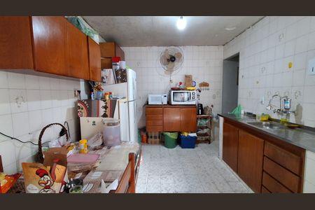 Casa à venda com 100m², 3 quartos e 2 vagas Casa à venda com 100m², 3 quartos e 2 vagasCozinha