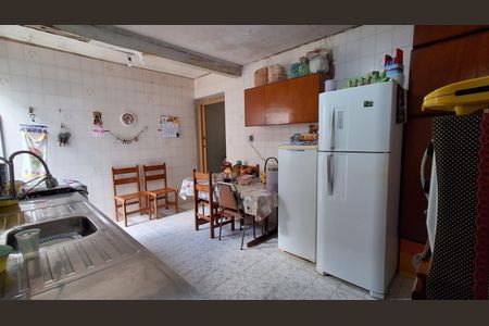 Casa à venda com 100m², 3 quartos e 2 vagas Casa à venda com 100m², 3 quartos e 2 vagasCozinha