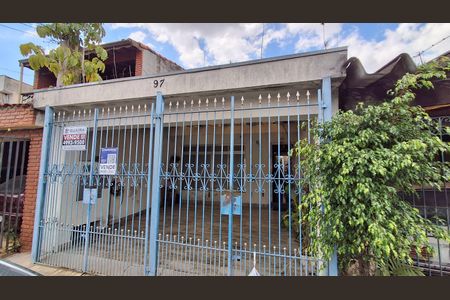 Casa à venda com 100m², 3 quartos e 2 vagas Casa à venda com 100m², 3 quartos e 2 vagasFachada