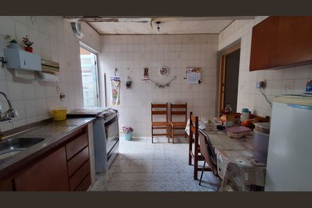 Casa à venda com 100m², 3 quartos e 2 vagas Casa à venda com 100m², 3 quartos e 2 vagasCozinha