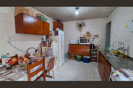 Casa à venda com 100m², 3 quartos e 2 vagas Casa à venda com 100m², 3 quartos e 2 vagasCozinha