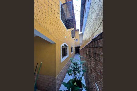 Casa à venda com 256m², 4 quartos e 2 vagas Casa à venda com 256m², 4 quartos e 2 vagasÁrea externa