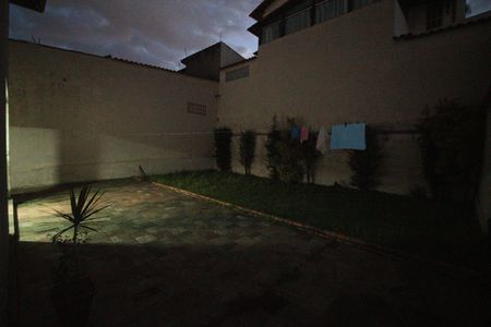 Casa à venda com 335m², 4 quartos e 9 vagasQuintal